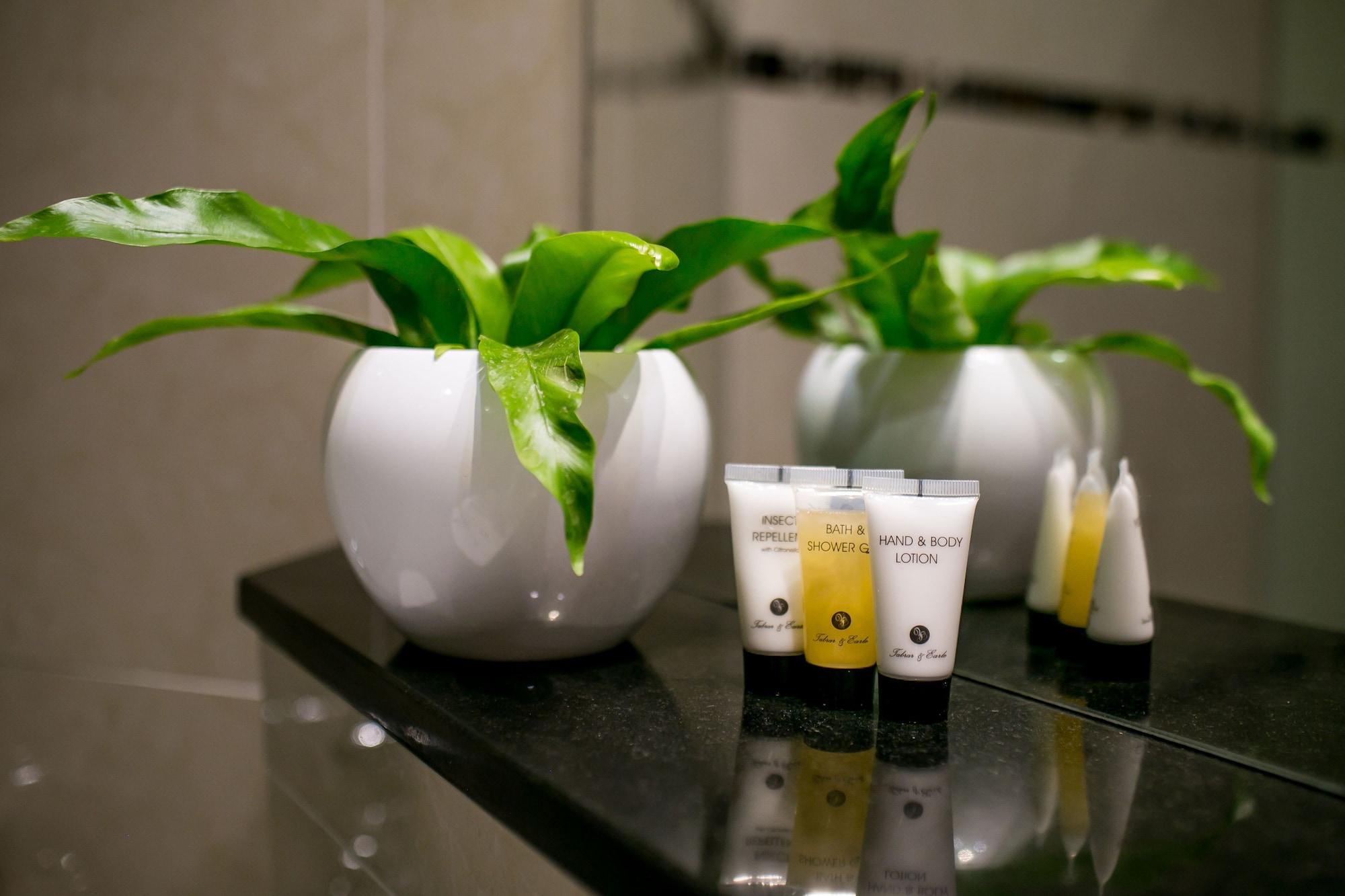 Bronte Hotel Хараре Екстериор снимка