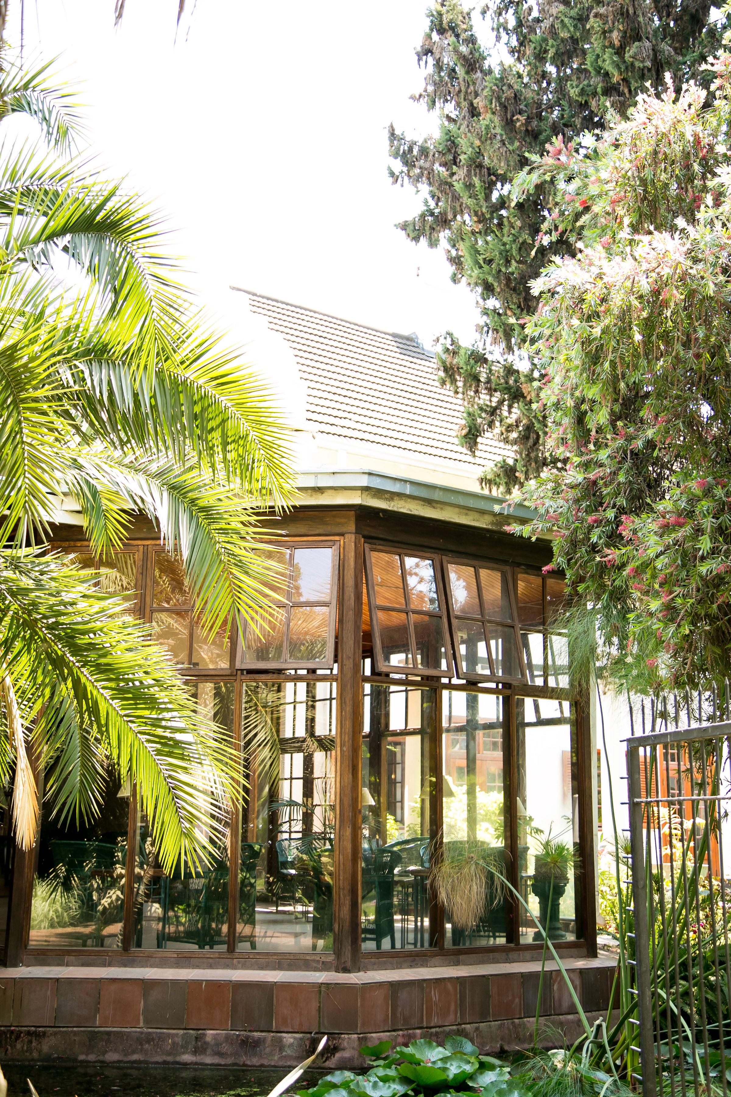 Bronte Hotel Хараре Екстериор снимка