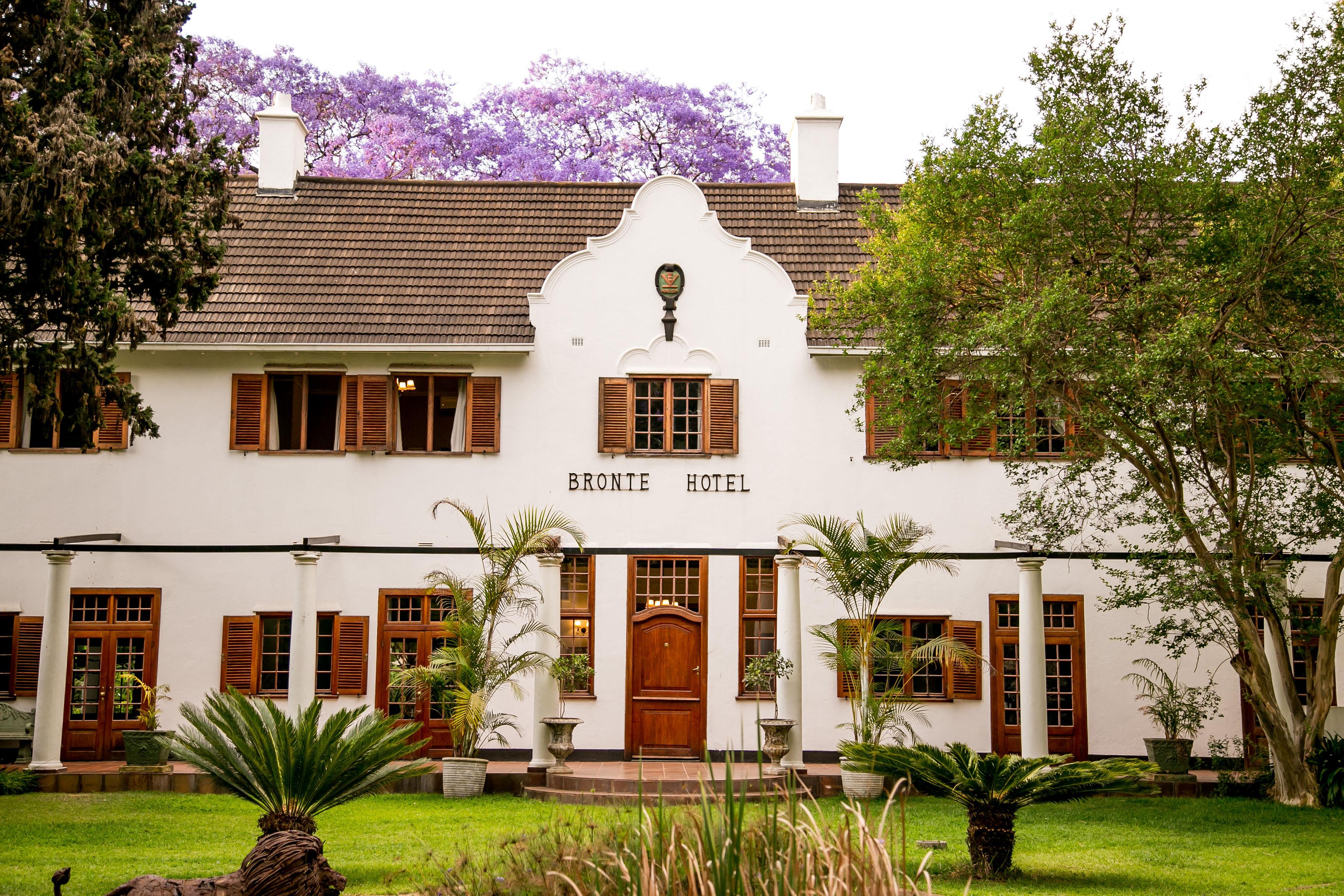Bronte Hotel Хараре Екстериор снимка