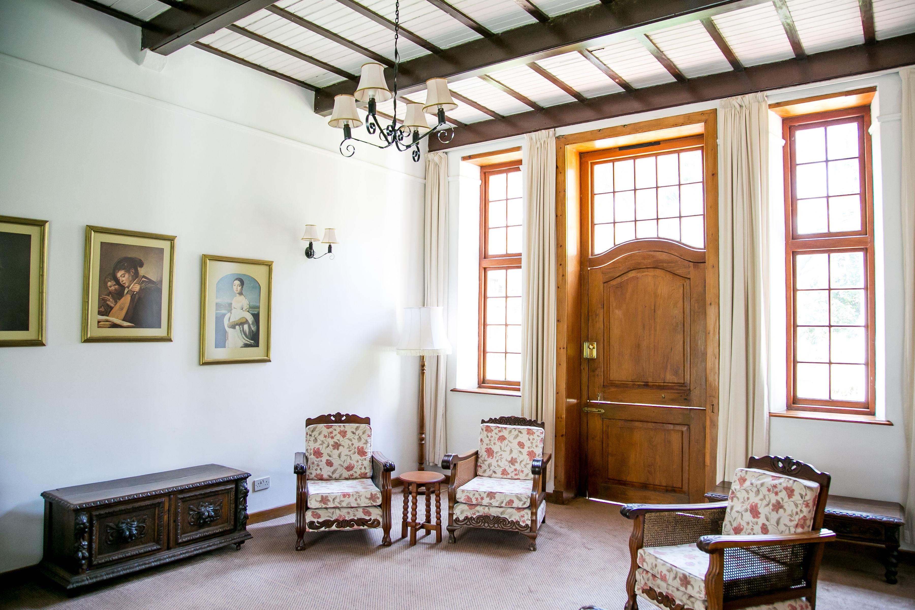 Bronte Hotel Хараре Екстериор снимка