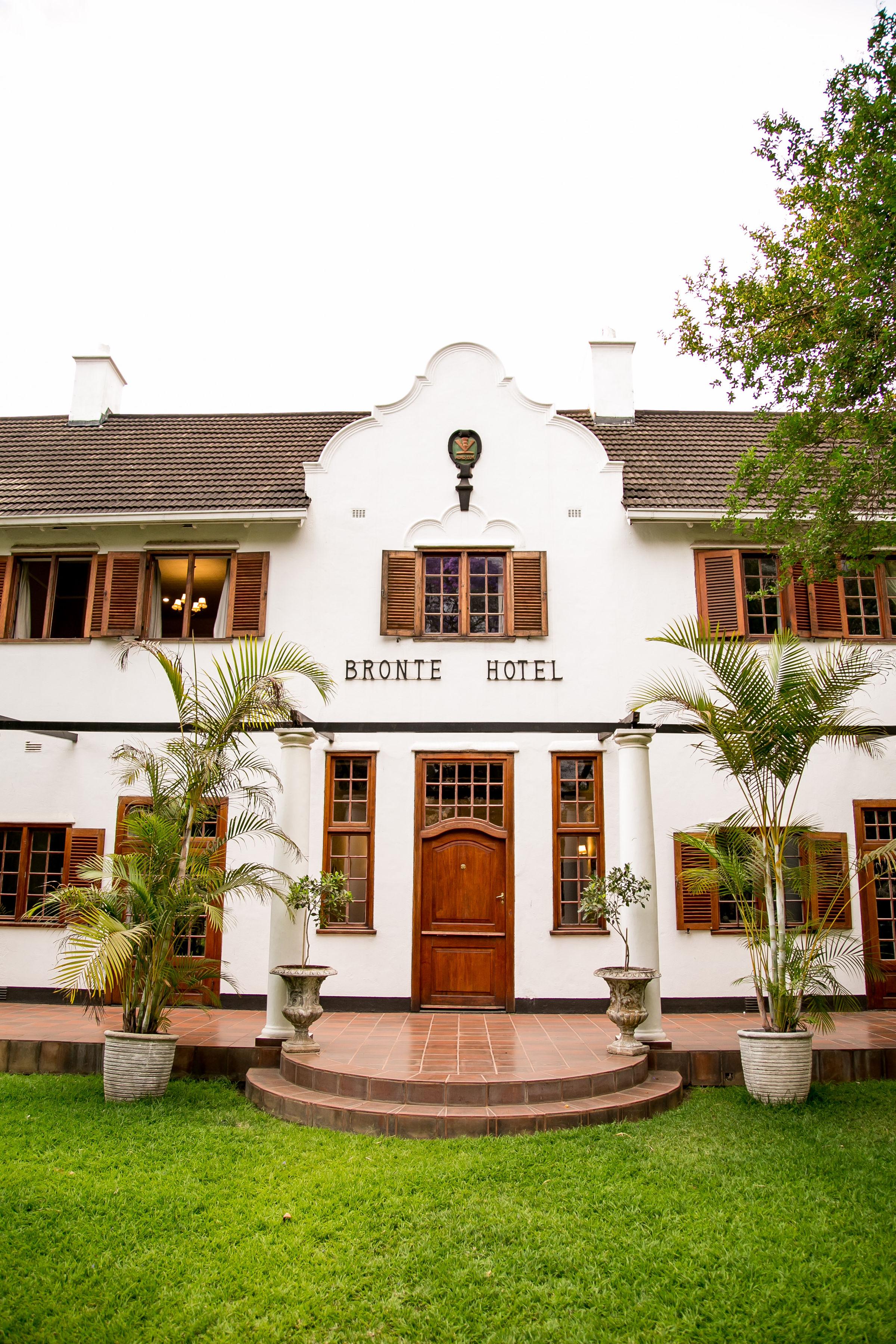 Bronte Hotel Хараре Екстериор снимка