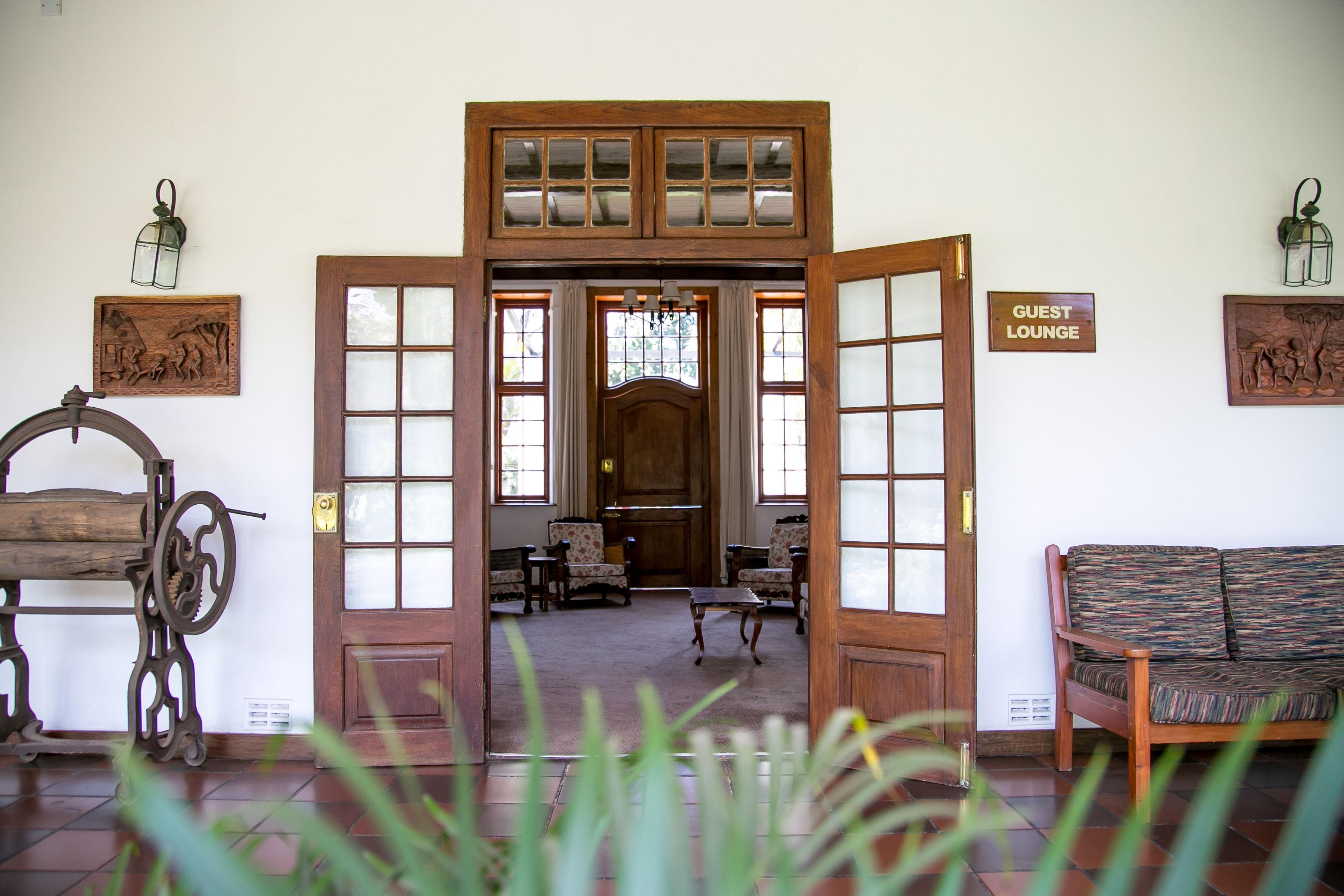 Bronte Hotel Хараре Екстериор снимка