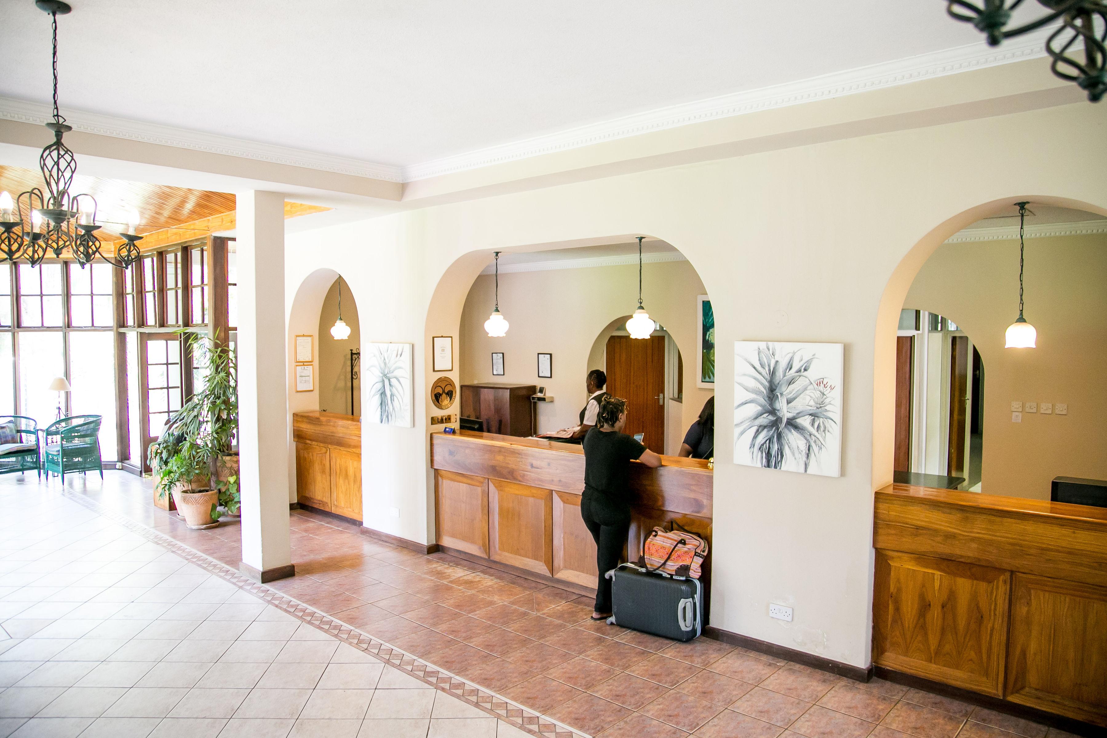 Bronte Hotel Хараре Екстериор снимка