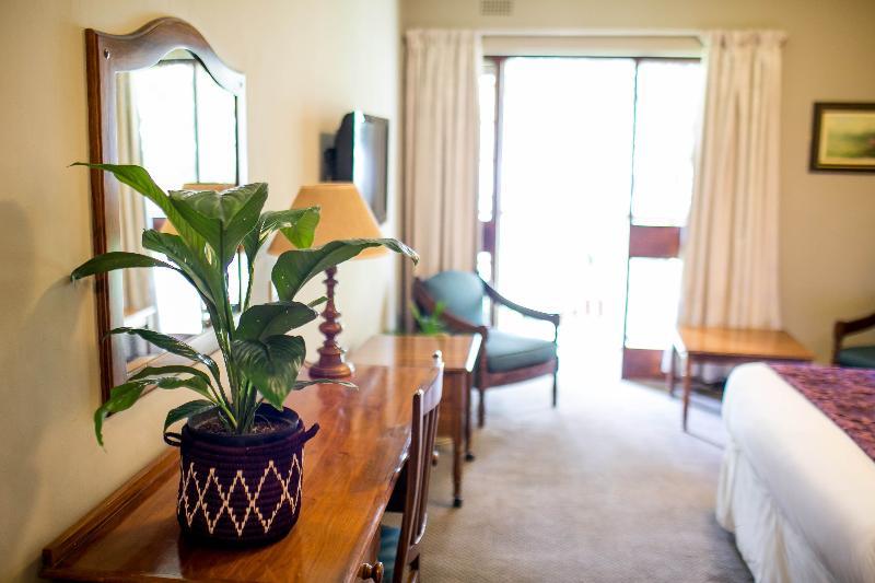Bronte Hotel Хараре Екстериор снимка